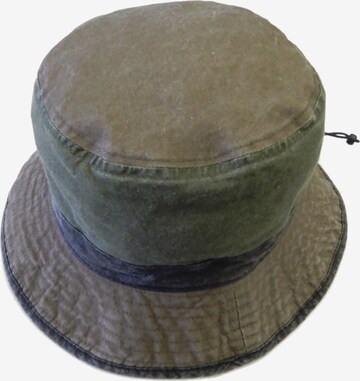 Chaplino Hat in Green: front