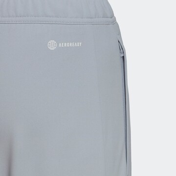 Skinny Pantaloni sportivi 'Tiro 21' di ADIDAS PERFORMANCE in grigio