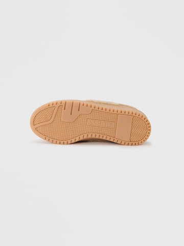 Baskets basses 'MIRAM' GUESS en beige