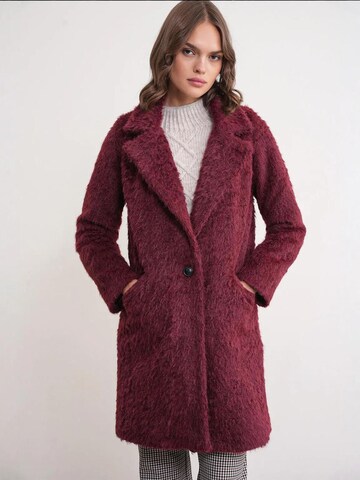 MixRay Between-Seasons Coat in Red