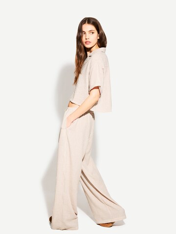 Bershka Blouse in Beige