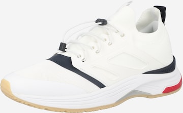TOMMY HILFIGER حذاء رياضي بلا رقبة بـ أبيض: الأمام