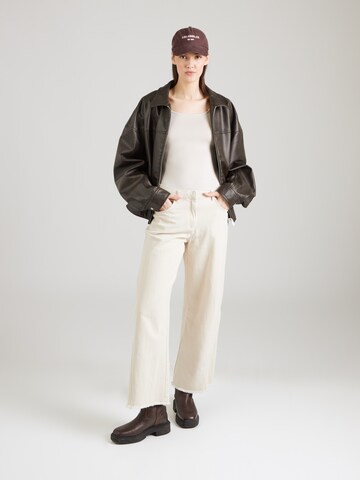 T-shirt 'Jocelyn' ABOUT YOU en beige