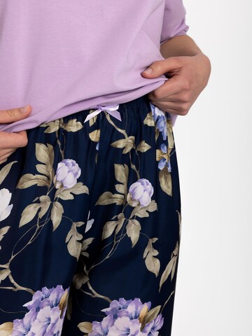 Pigiama 'Always Win' di Momenti Per Me in blu