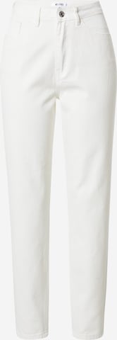 Missguided Regular Jeans in White: front