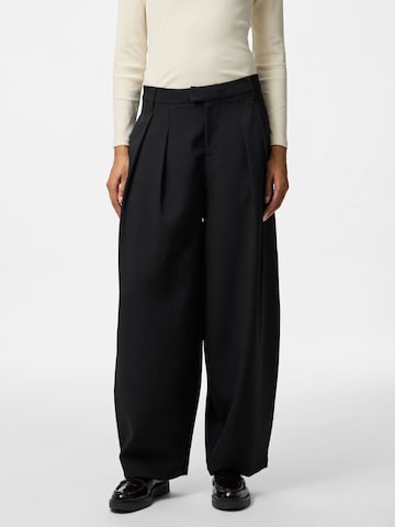 Baggy Pantalon à pince 'BARREL' PIECES en noir : devant