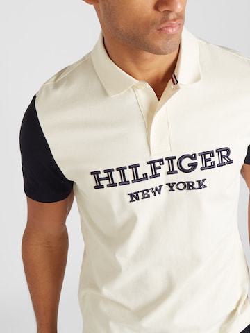 TOMMY HILFIGER Poloshirt in Beige