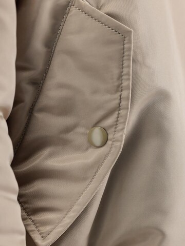 ALPHA INDUSTRIES Between-Season Jacket 'MA-1 Heritage' in Beige