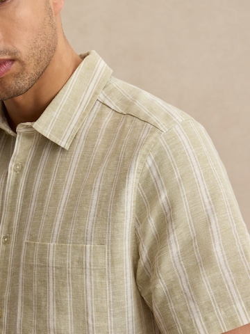 DAN FOX APPAREL - Ajuste regular Camisa 'Ole' en beige