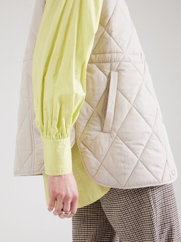 Gilet 'PCSTELLA' PIECES en gris