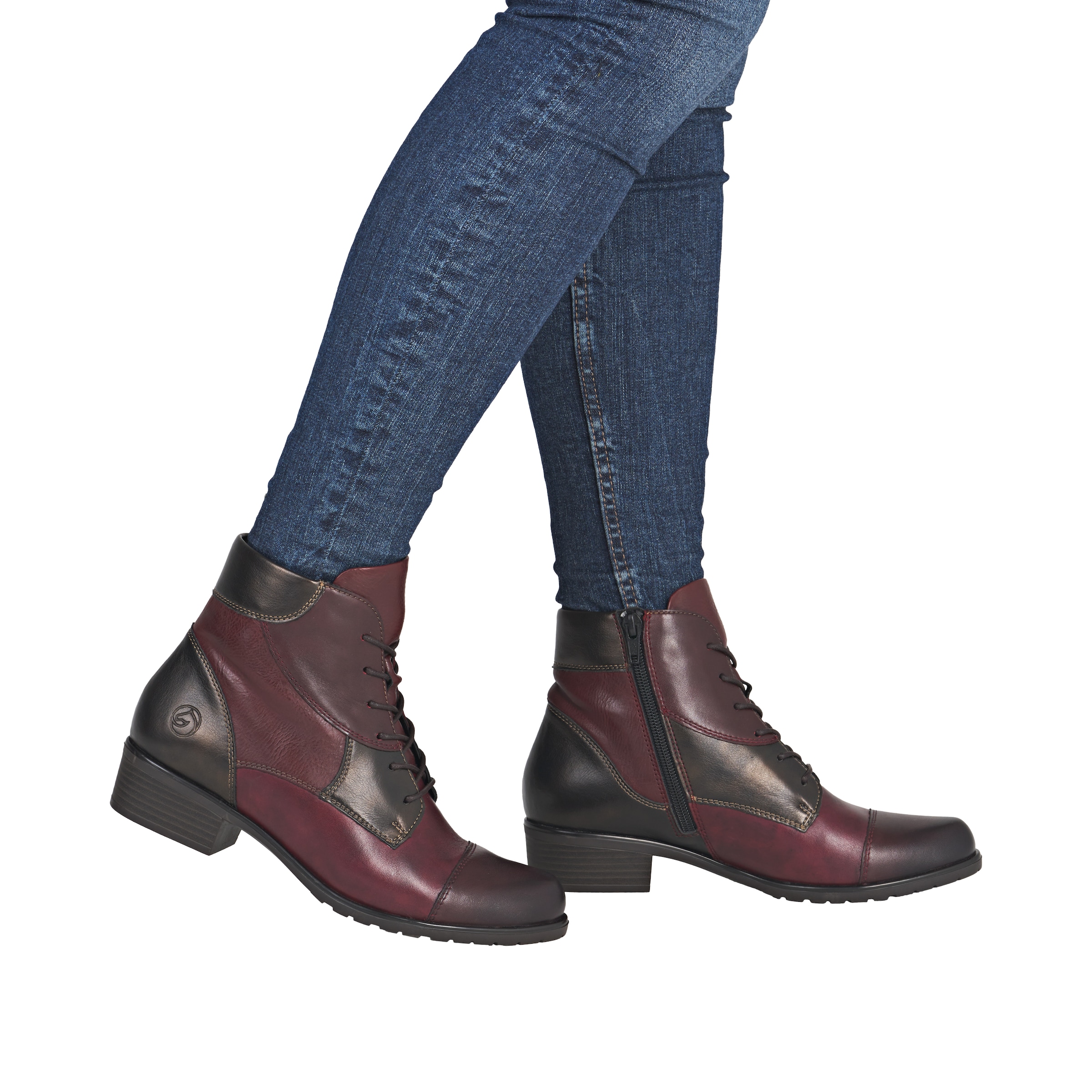 Bottines à lacets 'D6882' REMONTE en rouge