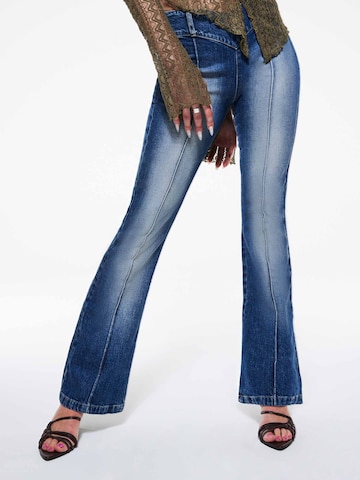 Flared Jeans 'Hayden' di SHYX in blu: frontale