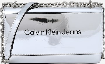 Geantă de umăr de la Calvin Klein Jeans pe argintiu: față