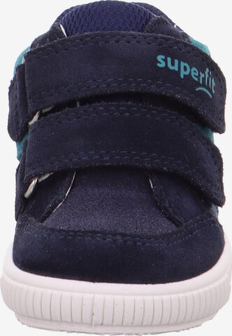 Chaussure basse SUPERFIT en bleu