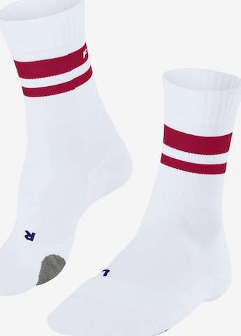 FALKE Sportsocken 'TK2 Explore Cool' in Weiß: Vorderseite