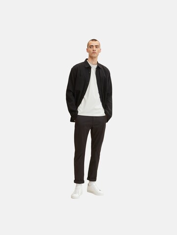 Coupe slim Pantalon TOM TAILOR en noir : devant