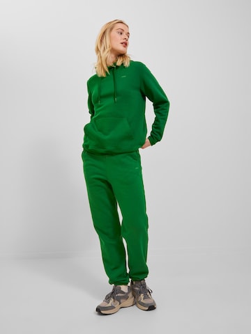 Effilé Pantalon 'ABBIE' JJXX en vert