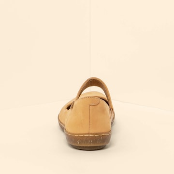 EL NATURALISTA Strap ballerina in Beige