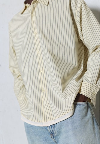 Fit confort Chemise Pull&Bear en jaune