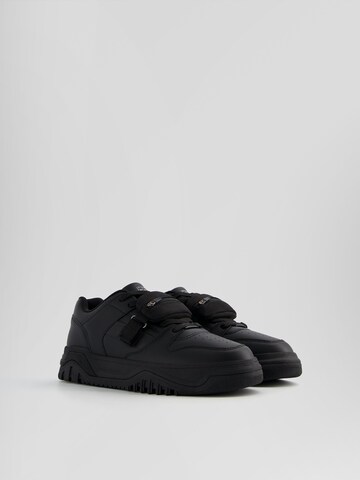 Bershka Sneaker in Schwarz