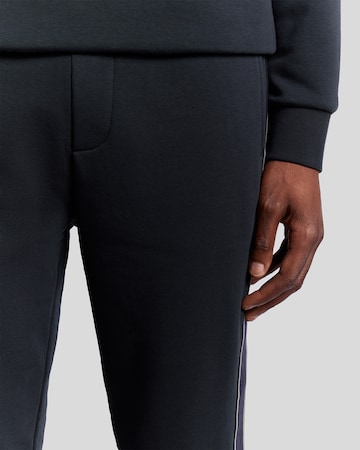 Lyle & Scott Tapered Broek 'Tape Trackies' in Blauw