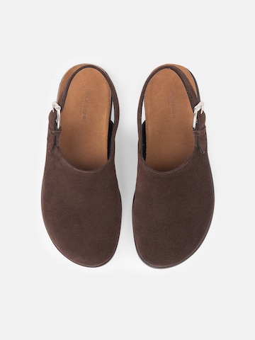 VAGABOND SHOEMAKERS Papucs 'Effie' - barna