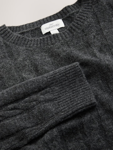 Next Strikkjole i grå