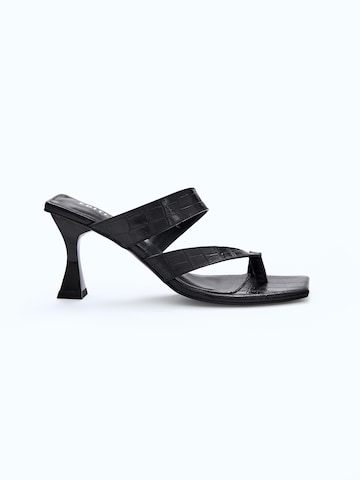 EDITED Pumps 'Konradina' in Black: front