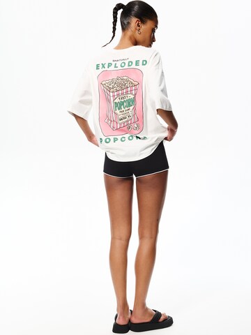 T-shirt 'PACIFIC POPCORN' Pull&Bear en blanc