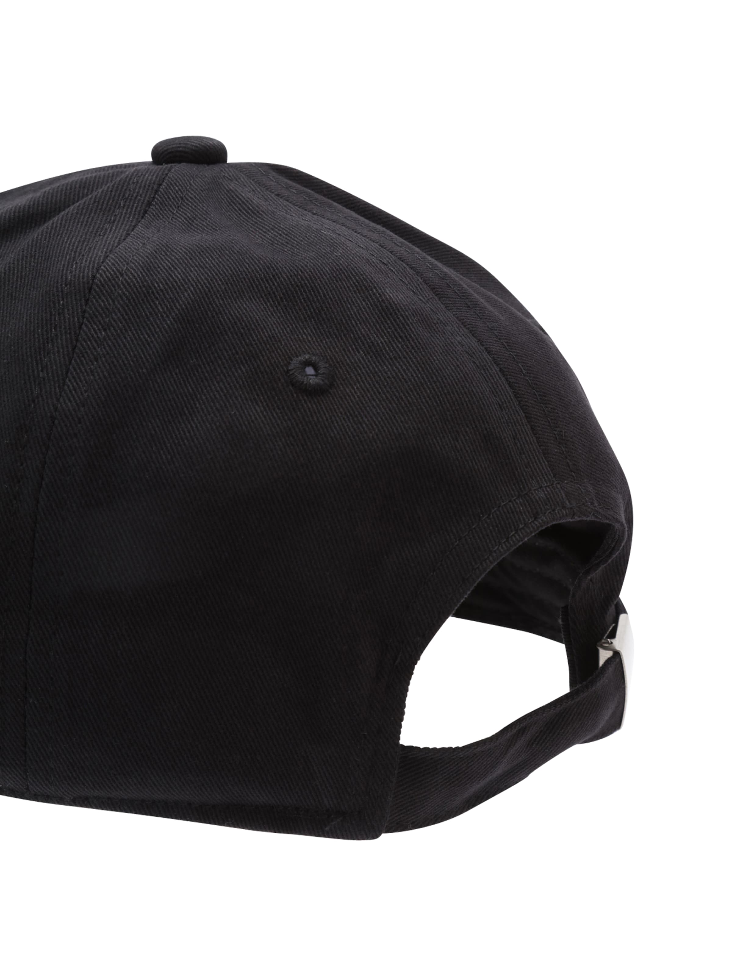 Casquette 'RC2304295' ABOUT YOU en noir