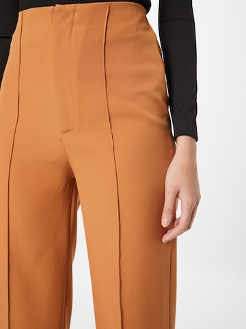 Loosefit Pantalon à plis Missguided en marron