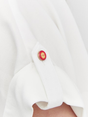 TATUUM - Blusa 'Alea 3' em branco