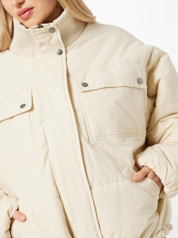 Veste mi-saison 'Mia' Gina Tricot en beige