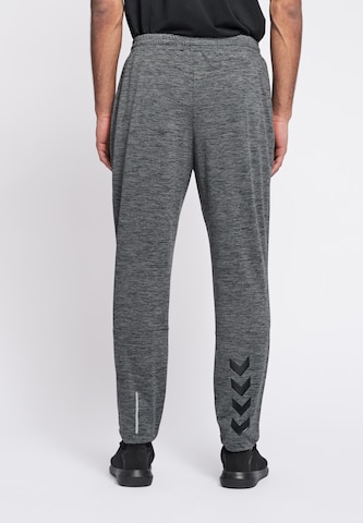 Hummel Tapered Broek in Grijs