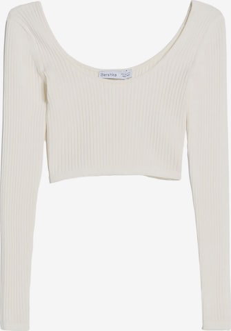 Bershka Sweater in Beige: front