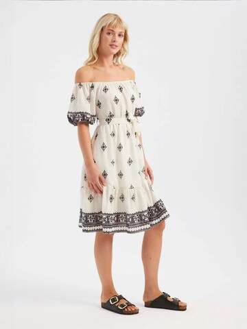 Hiccup Kleid in Weiß