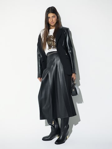 Lola Casademunt Rock in Schwarz