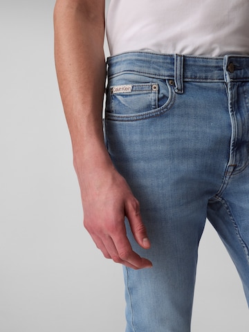 Coupe slim Jean Calvin Klein Jeans en bleu