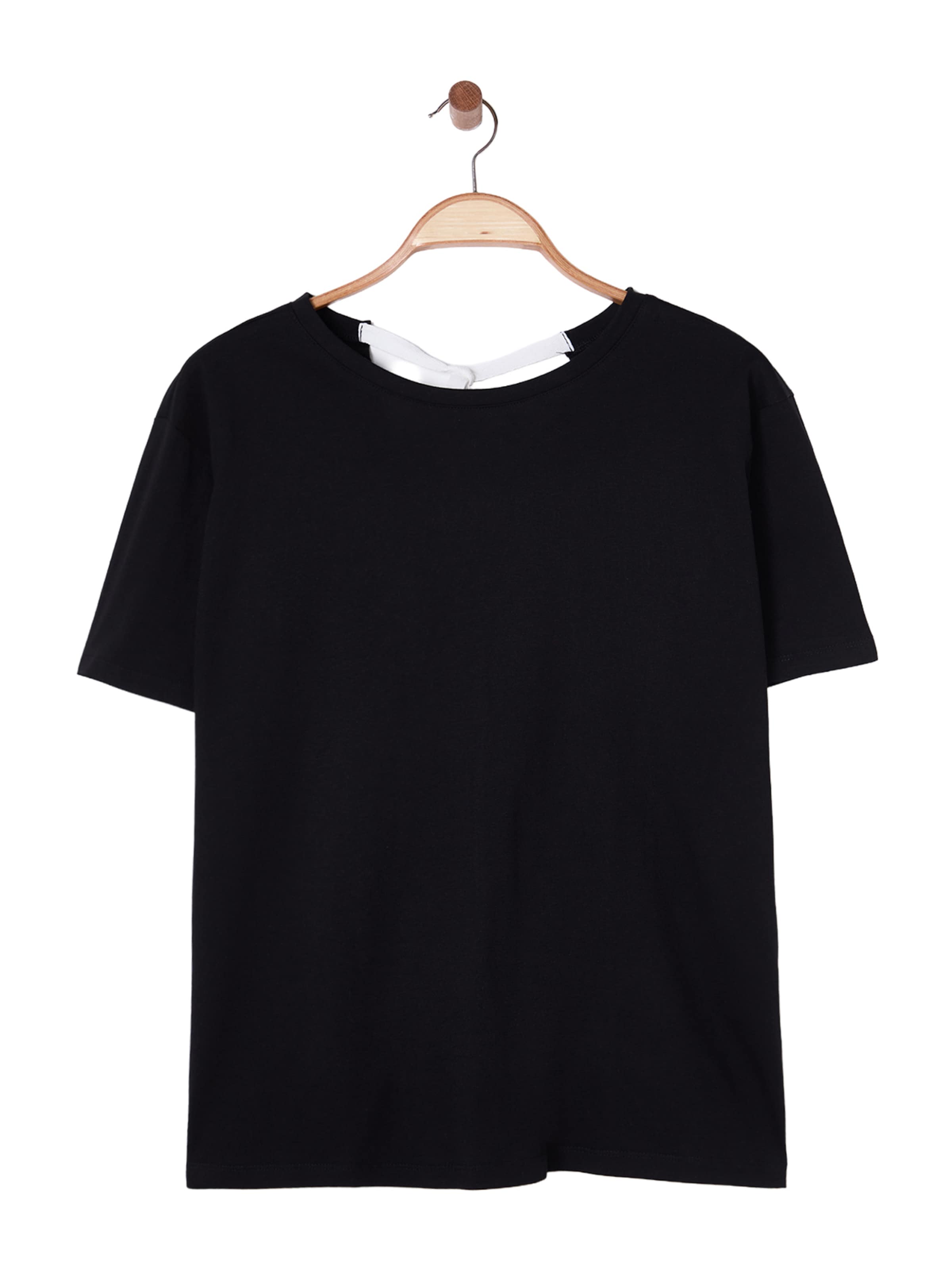 T-shirt Trendyol Curve en noir : devant