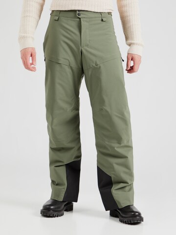 PEAK PERFORMANCE - Regular Calças de desporto 'Maroon' em verde: frente