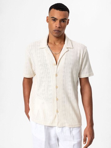 Regular fit Camicia di Antioch in beige: frontale