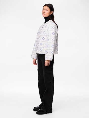 PIECES Between-season jacket 'MARIA' in Blue