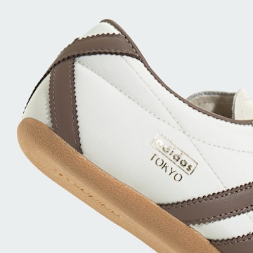 Baskets basses 'Tokyo' ADIDAS ORIGINALS en blanc