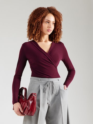 raudona ABOUT YOU Marškinėliai-glaustinukė 'Isa': priekis