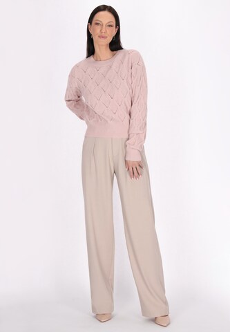Usha Trui in Roze