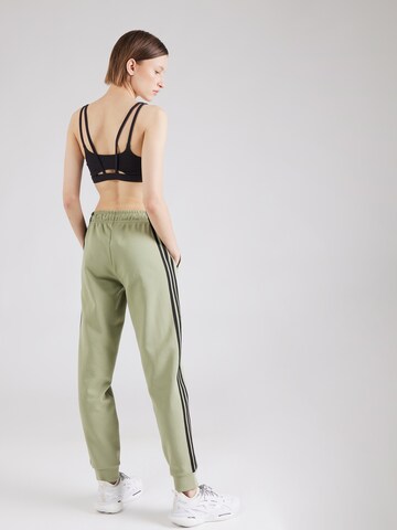 Tapered Pantaloni sport de la ADIDAS SPORTSWEAR pe verde