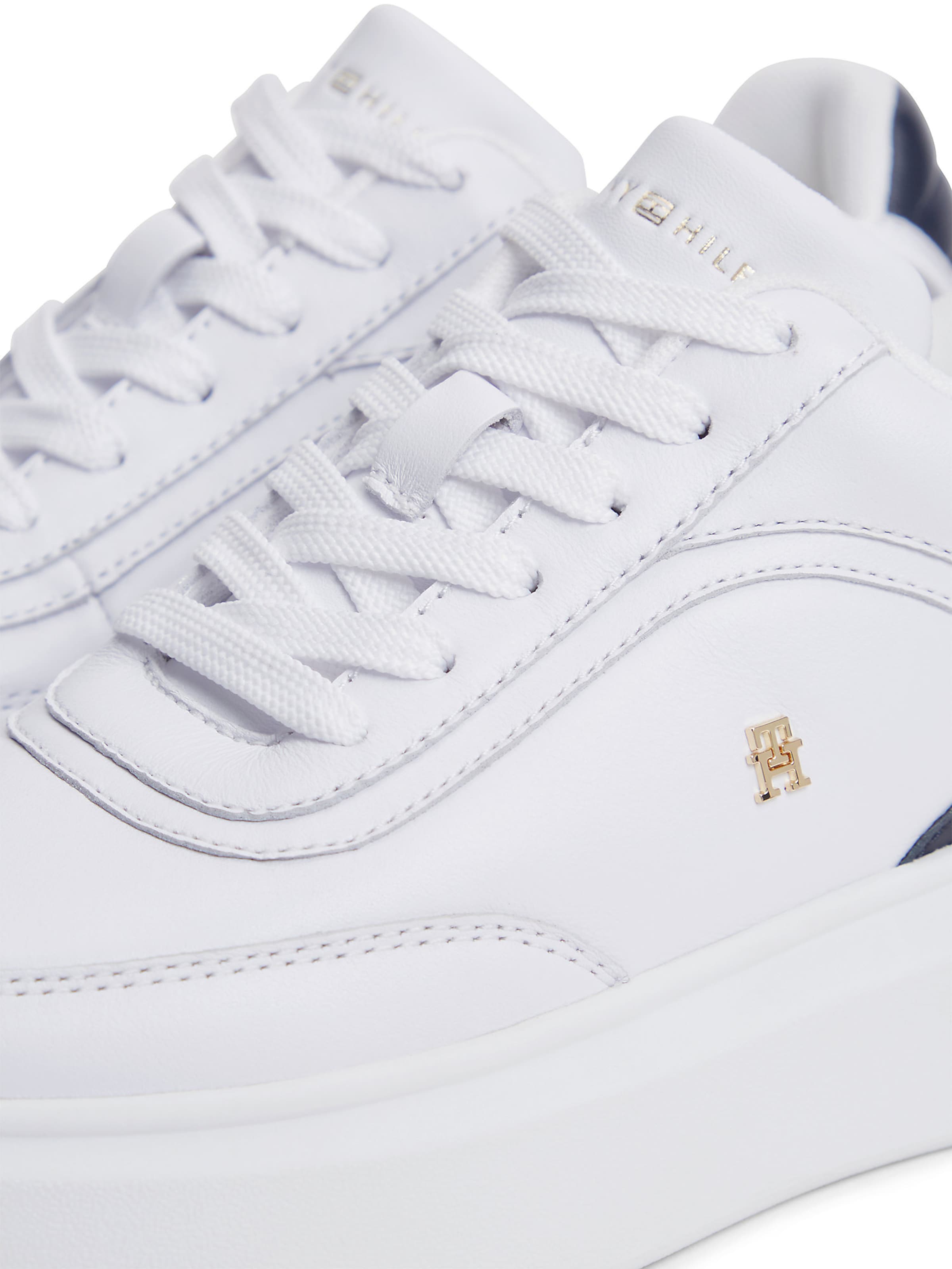 TOMMY HILFIGER Låg sneaker i vit
