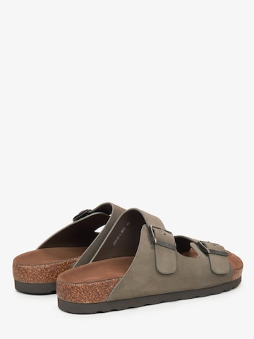 Estro Sandals '918-1' in Green