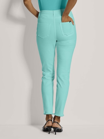 MADELEINE Skinny Jeans in Blau: Vorderseite