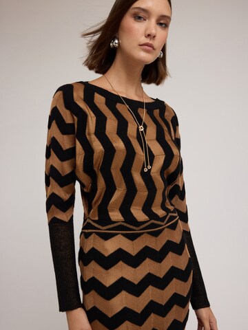 MOTIVI Dress in Brown